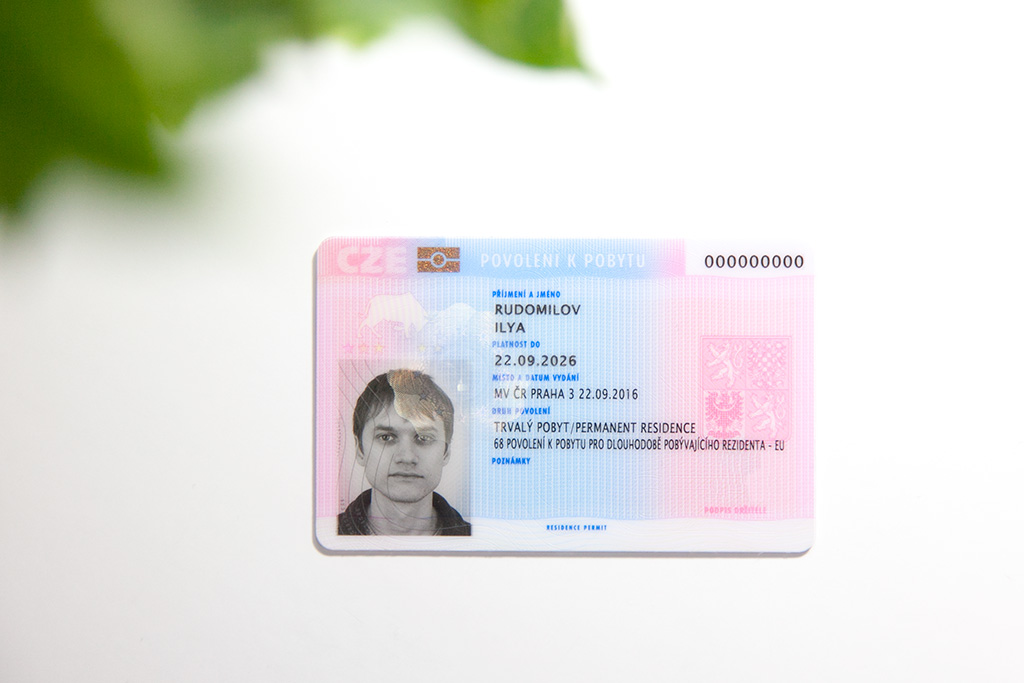 Строгие условия для украинцев: кто сможет получить долгосрочный вид на жительство в Чехии?