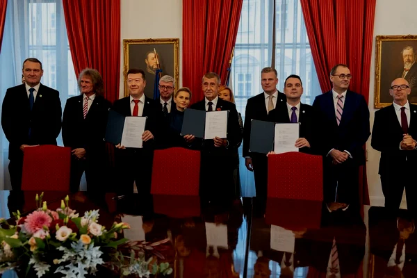 ANO, SPD и Motoristé подписали коалиционное соглашение: Бабиш рассчитывает сформировать правительство к декабрю