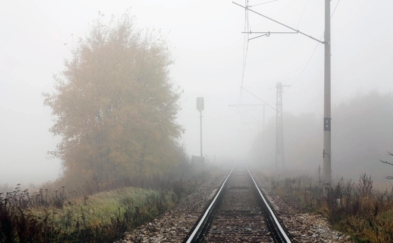 В Чехии парализовано движение поездов из-за масштабной кражи кабелей возле Липника-над-Бечвой